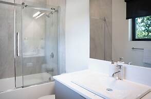 Rustic Retreat by Revelstoke Vacations