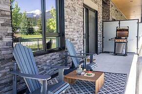 Rustic Retreat by Revelstoke Vacations
