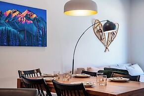 Rustic Retreat by Revelstoke Vacations