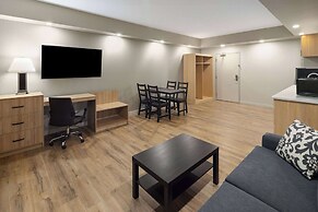 Baymont By Wyndham West Edmonton
