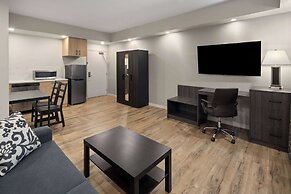 Baymont By Wyndham West Edmonton