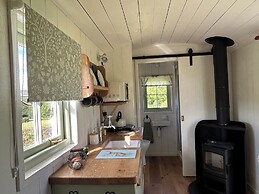 Umberleigh Cabin Retreat W/fire pit