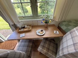 Umberleigh Cabin Retreat W/fire pit