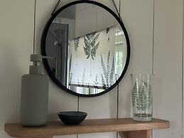 Umberleigh Cabin Retreat W/fire pit