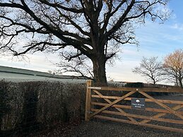 Cozy Hut Retreat in Umberleigh/fire pit