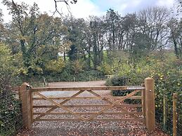 Cozy Hut Retreat in Umberleigh/fire pit