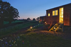 Cozy Hut Retreat in Umberleigh/fire pit