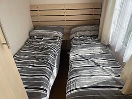 4 Bed Lodge Sleeps 8 - Pets & Wifi Free Parking
