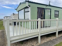 4 Bed Lodge Sleeps 8 - Pets & Wifi Free Parking