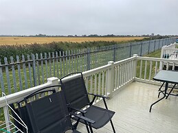 Pet Friendly - Caravan Park Skegness 4 Bed