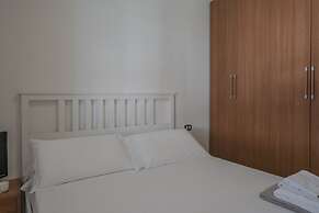 Apt24 - Trilocale Vicino al Lago con Posto Auto