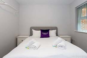 Lovely One-bedroom Serviced Apartment in Eccles