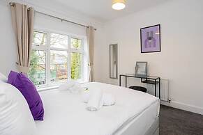 Spacious House With Parking Near Heaton Park