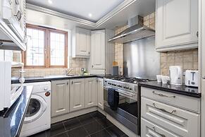 Cosy Spacious Duplex Apartment Near Salford Royal