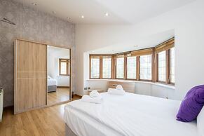 Cosy Spacious Duplex Apartment Near Salford Royal