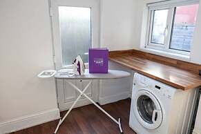 Spacious Cosy 2 Bedroom House by Bridgewater Canal