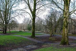 Spacious Cosy 2 Bedroom House by Bridgewater Canal