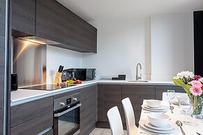 Spacious Two Bedroom Penthouse in MCR City Centre