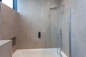 Spacious Two Bedroom Penthouse in MCR City Centre