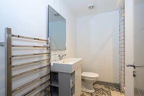 Apartment Close to City Centre and Media City By Pillo Rooms