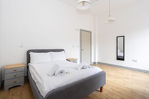 Apartment Close to City Centre and Media City By Pillo Rooms