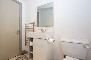 Apartment Close to City Centre and Media City By Pillo Rooms