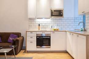 Unique 1 Bedroom Apartment by Pillo Rooms