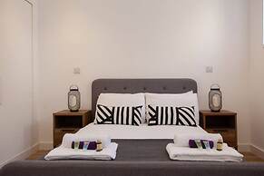 Modern, Stylish 1BR Apartment Nearby AO Arena