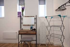 Modern, Stylish 1BR Apartment Nearby AO Arena