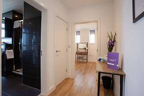 Modern, Stylish 1BR Apartment Nearby AO Arena