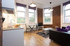 Spacious, Apartment Close to Manchester City Centre By Pillo Rooms