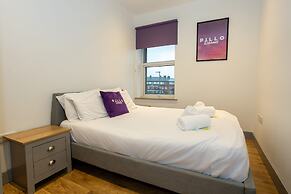 Spacious, Apartment Close to Manchester City Centre By Pillo Rooms