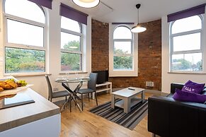 Spacious, Apartment Close to Manchester City Centre By Pillo Rooms