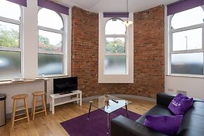 Spacious, Apartment Close to Manchester City Centre By Pillo Rooms
