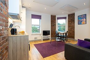 Spacious, Apartment Close to Manchester City Centre By Pillo Rooms