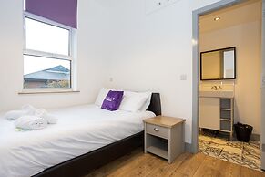 Spacious, Apartment Close to Manchester City Centre By Pillo Rooms