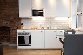 Spacious, Apartment Close to Manchester City Centre By Pillo Rooms