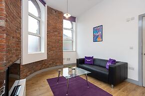 Spacious, Apartment Close to Manchester City Centre By Pillo Rooms