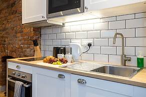 Spacious, Apartment Close to Manchester City Centre By Pillo Rooms