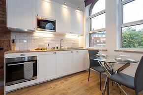 Spacious, Apartment Close to Manchester City Centre By Pillo Rooms