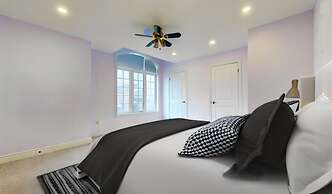 Luxury Retreat Modern Spacious 4 Bedroom Home