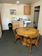 Willamette Pass Inn