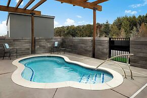 Fairfield by Marriott Inn & Suites Traverse City