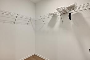 Global Luxury Suites at Town Center