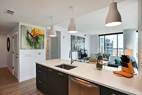 Global Luxury Suites at Town Center