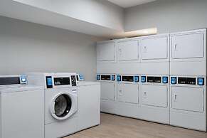 ECHO Suites Extended Stay by Wyndham Indianapolis AmeriPlex