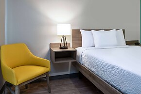 ECHO Suites Extended Stay by Wyndham Indianapolis AmeriPlex