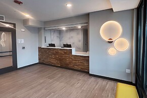 ECHO Suites Extended Stay by Wyndham Indianapolis AmeriPlex