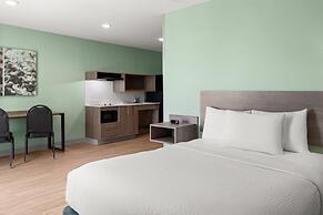 ECHO Suites Extended Stay by Wyndham Indianapolis AmeriPlex