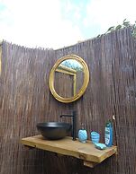 Studio With Pool, Garden and Open Roof Bathroom